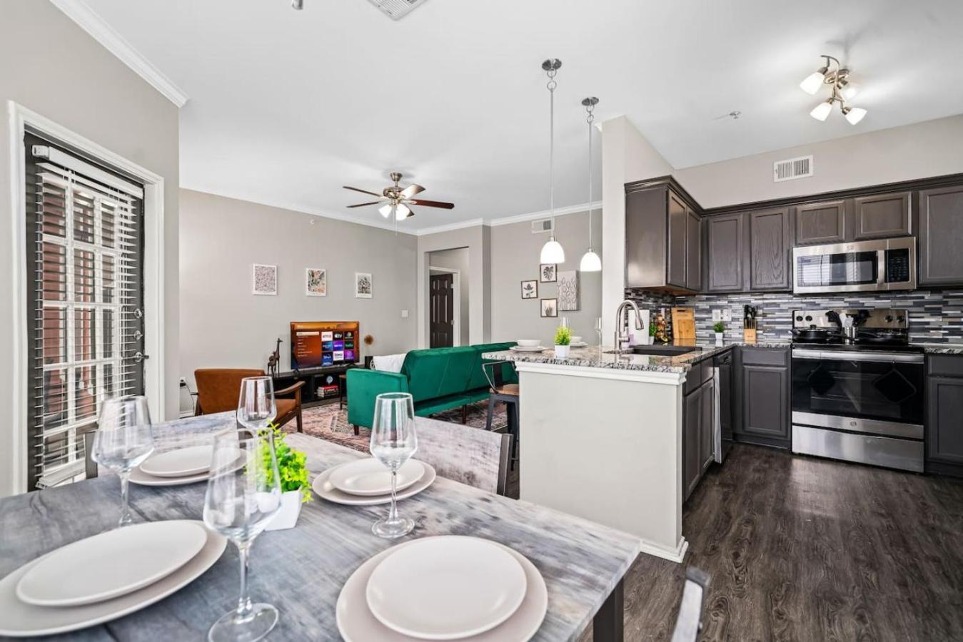 Modern Oasis 2 Bedrooms, 2 Baths Pool Apartment Fort Worth
