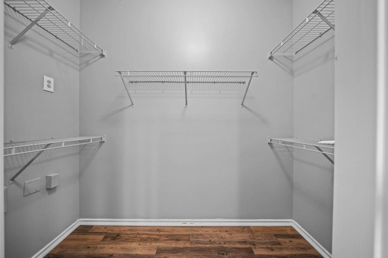 Sophisticated 2br 2ba Pool Apartment Fort Worth