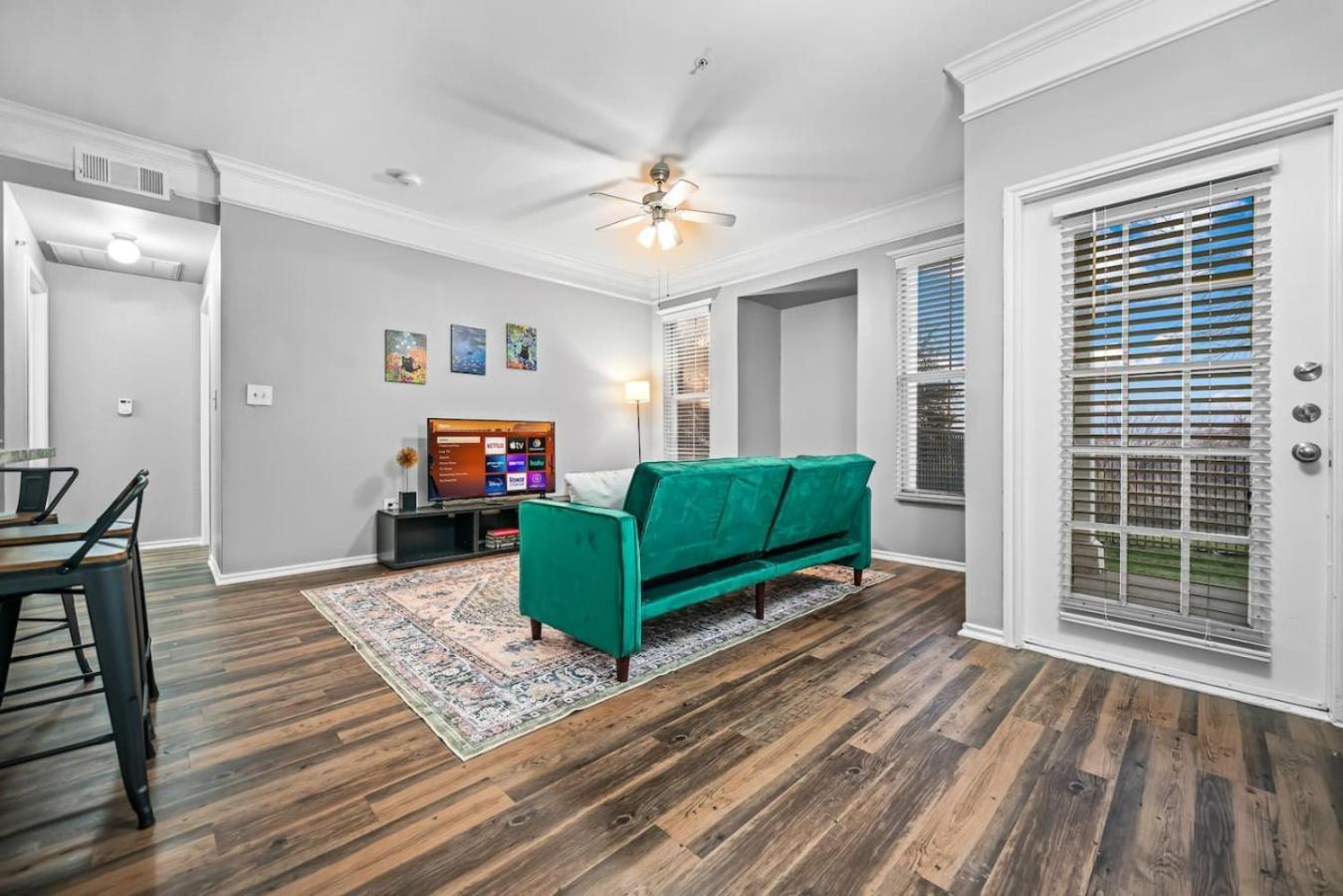 Sophisticated 2br 2ba Pool Apartment Fort Worth