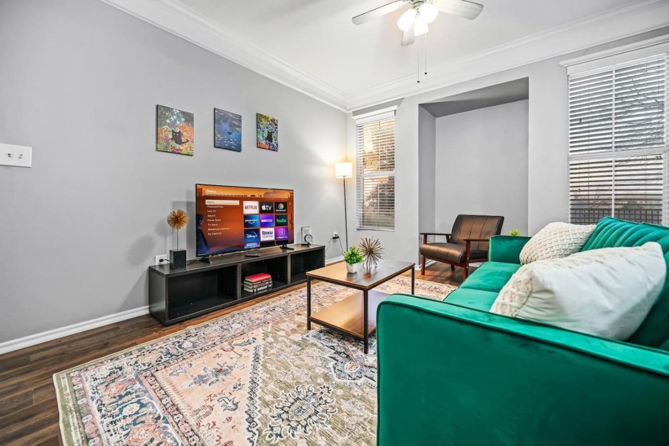 Sophisticated 2br 2ba Pool