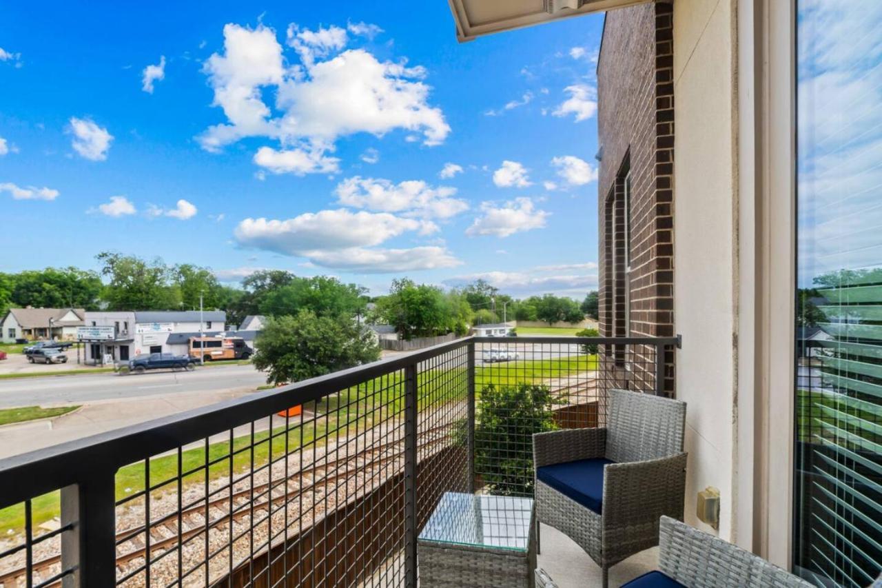 Elegant 2 Bd 2ba Retreat Ideal For Comfort Style * Fort Worth