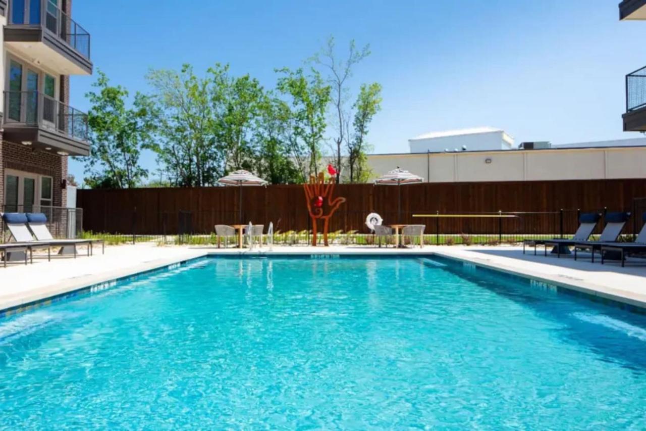 Cozy Haven Steps Away From Life * Fort Worth