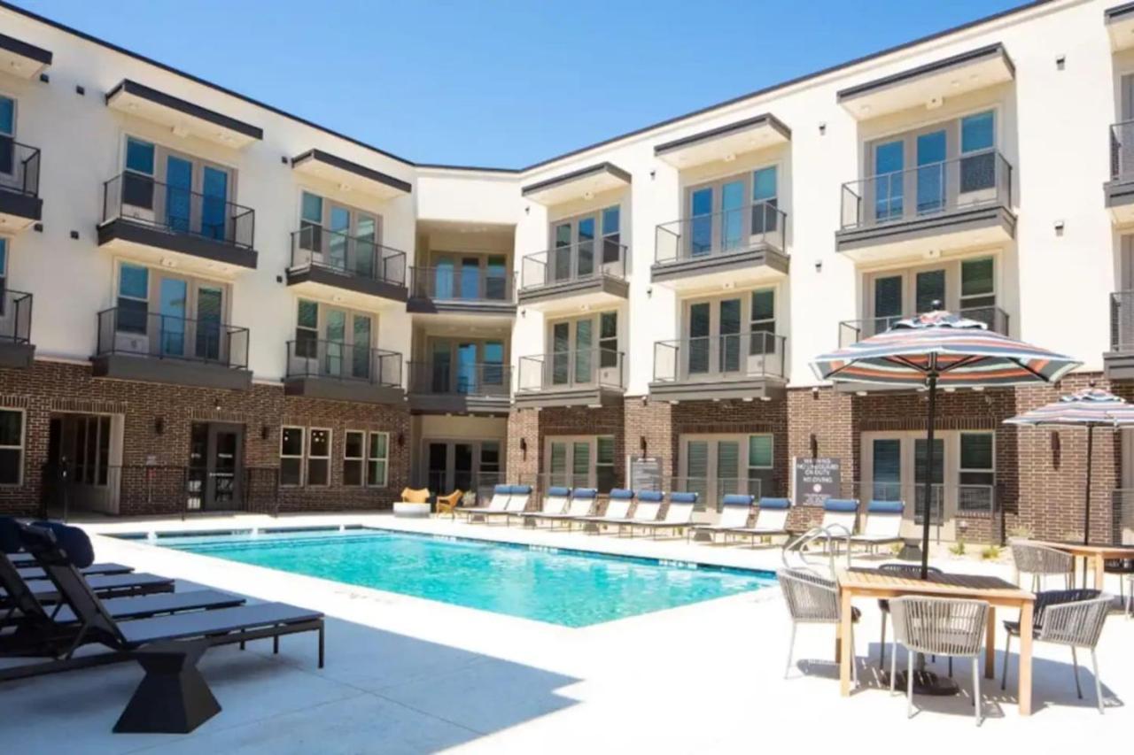 Apartment Cozy Haven Steps Away From Life Fort Worth