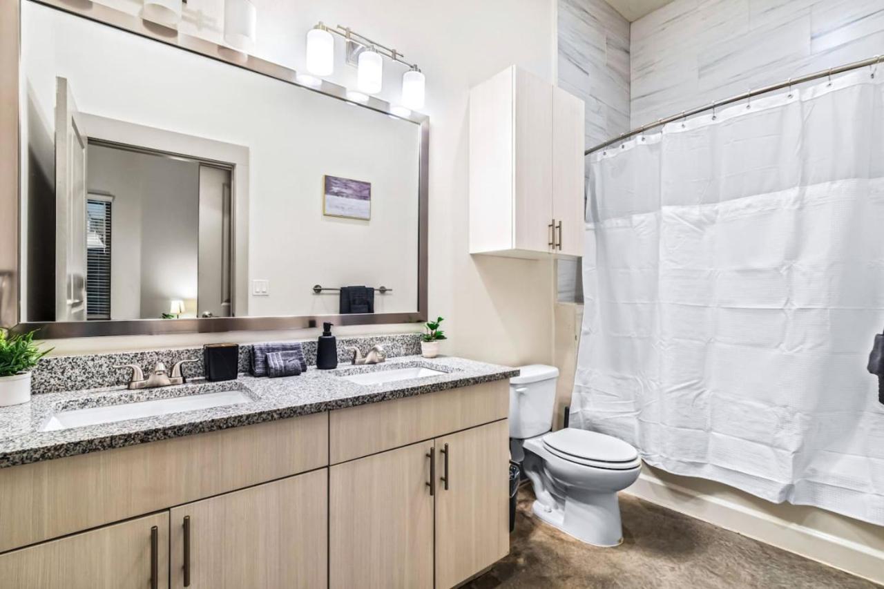 Elegant 2 Bd 2 Ba Retreat Ideal For Comfort Style *