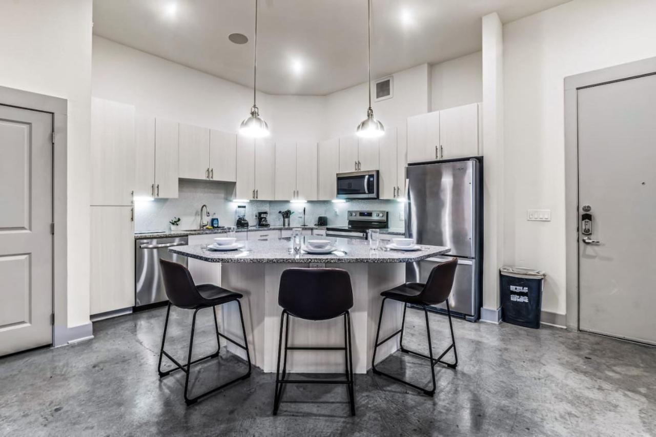 Elegant 2 Bd 2 Ba Retreat Ideal For Comfort Style Apartment