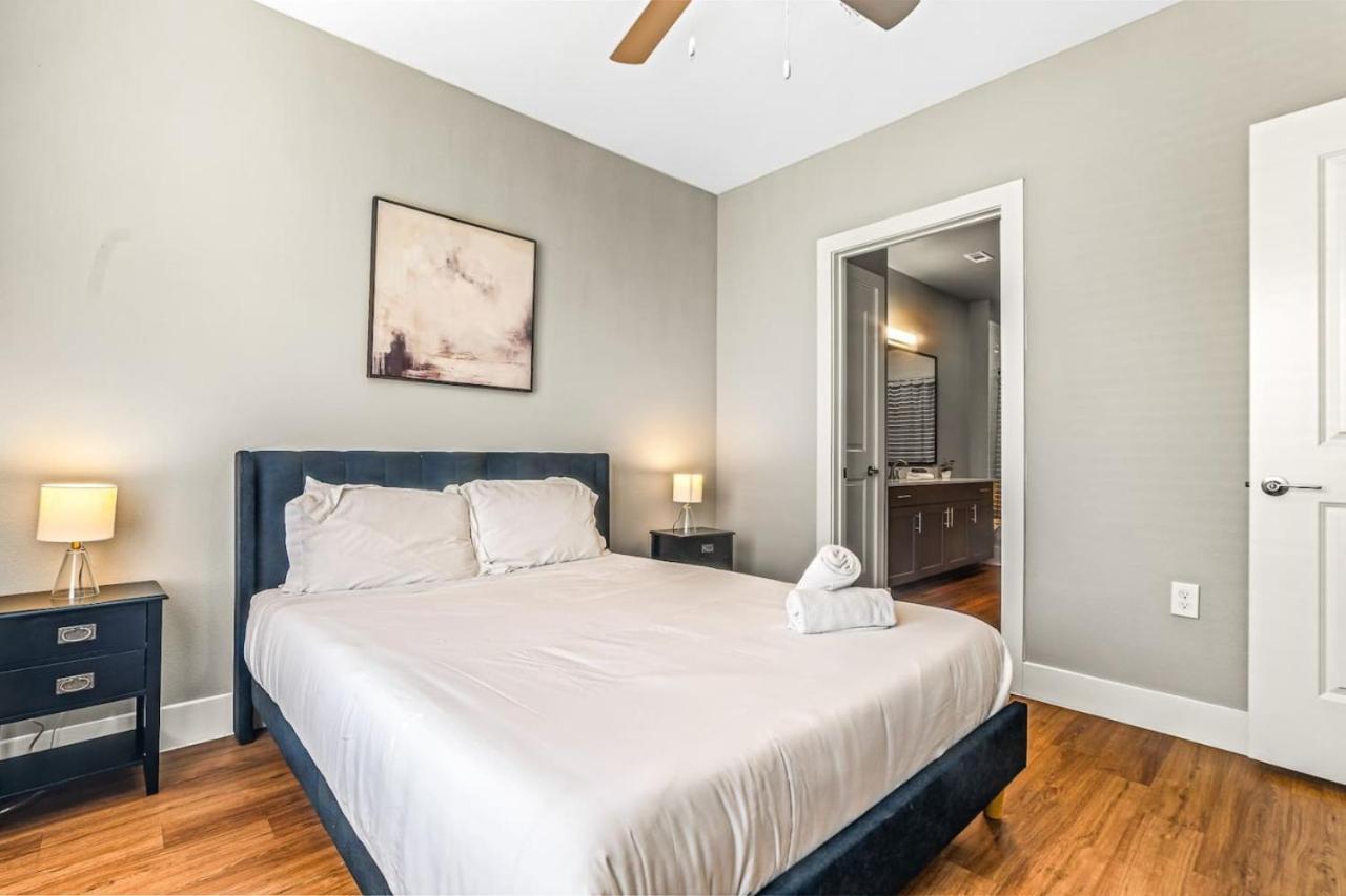 Delightful 1bd 1ba Beautiful Pool In Worth Apartment