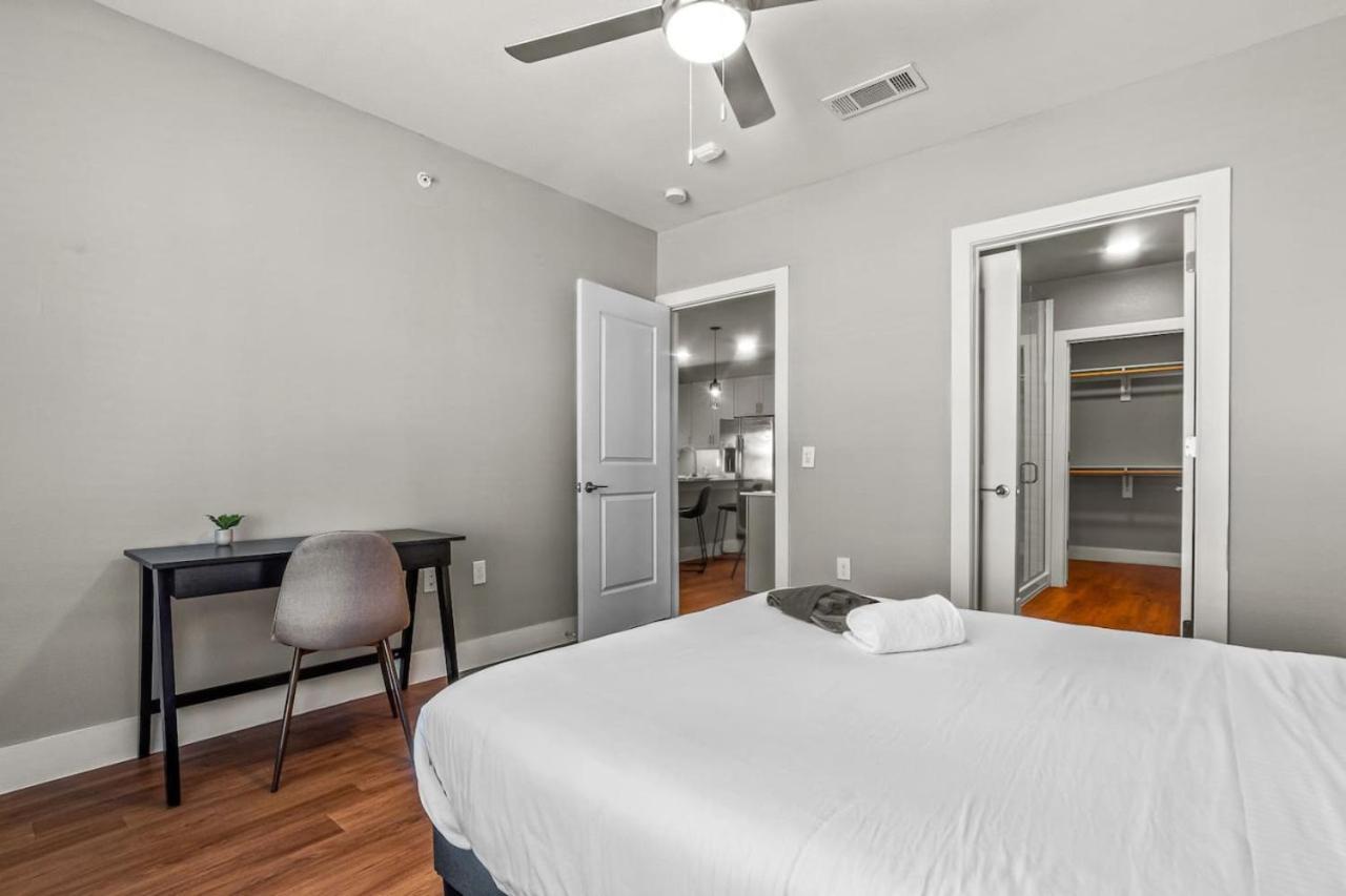 Apartment Captivating 1bd1ba Beautiful Pool In Worth
