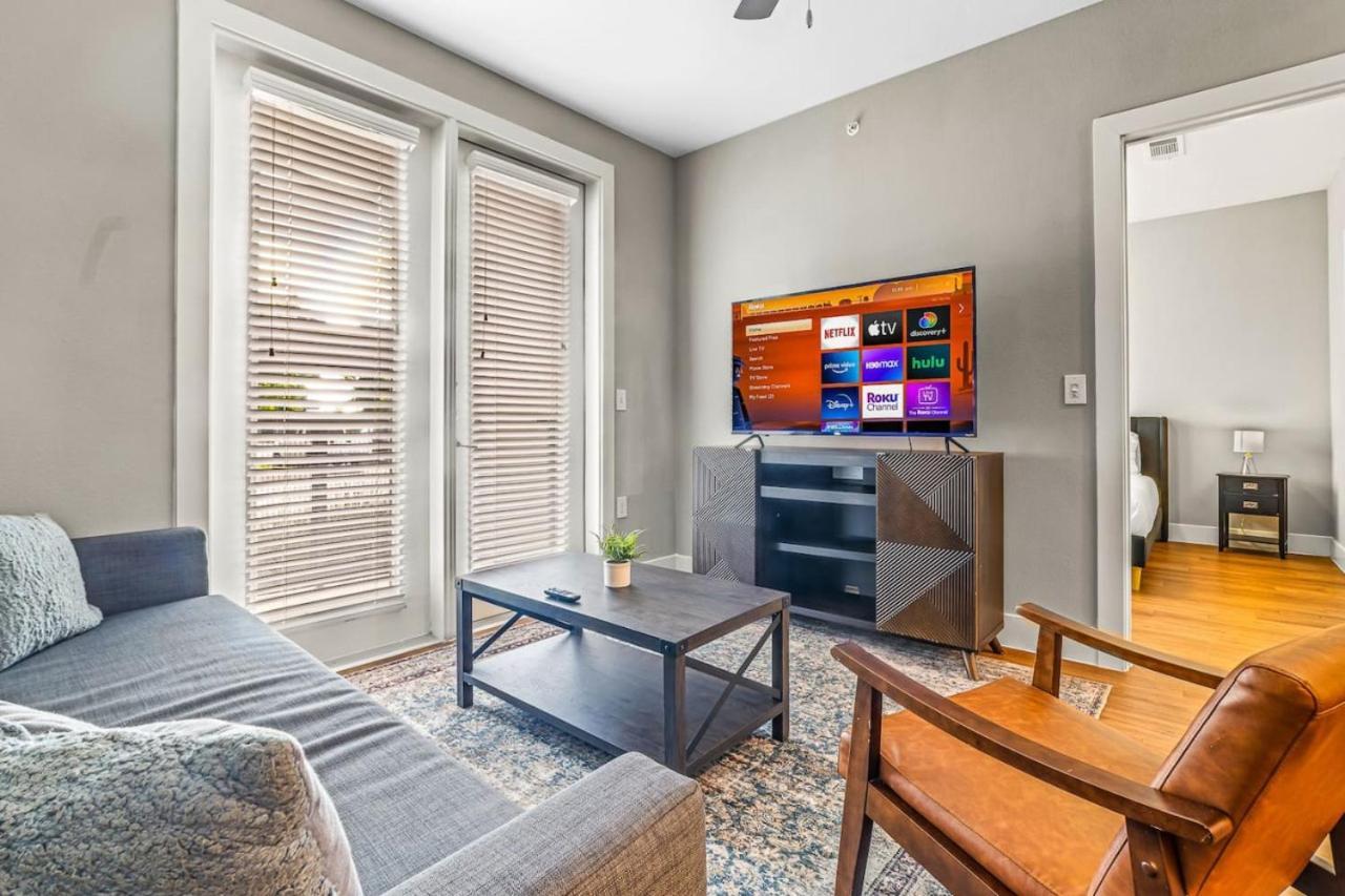 Delightful 1bd 1ba Beautiful Pool In Worth Apartment