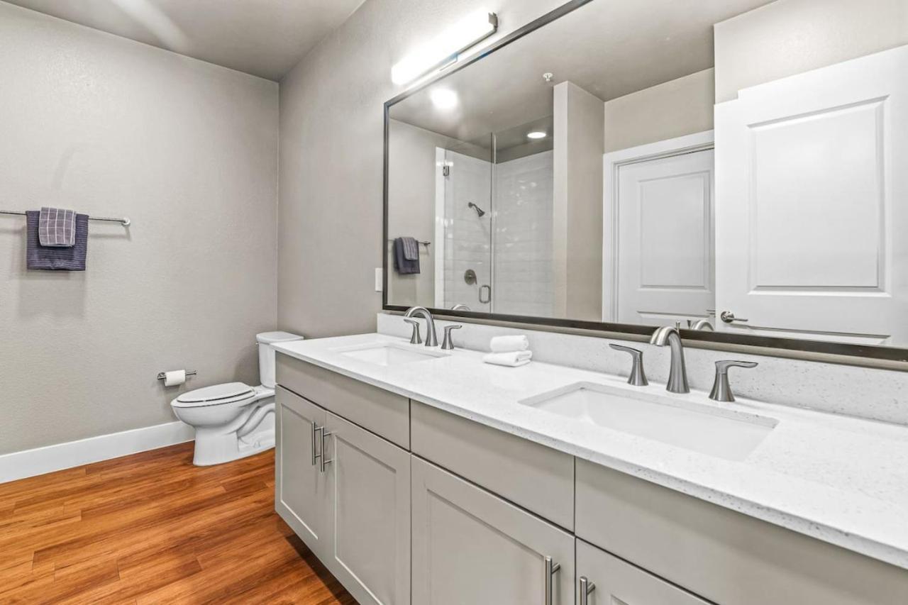 Apartment Fascinating 2bd 2ba W Beautiful Pool In Worth *