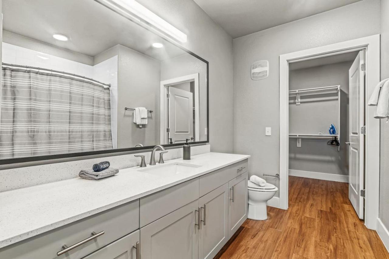 Fascinating 2bd 2ba W Beautiful Pool In Worth Fort Worth