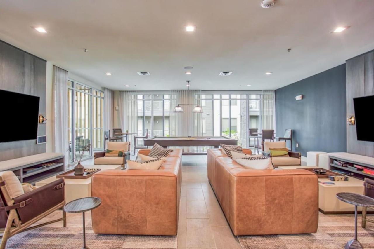 Gracious 2bd 2ba With Beautiful Pool In Worth *