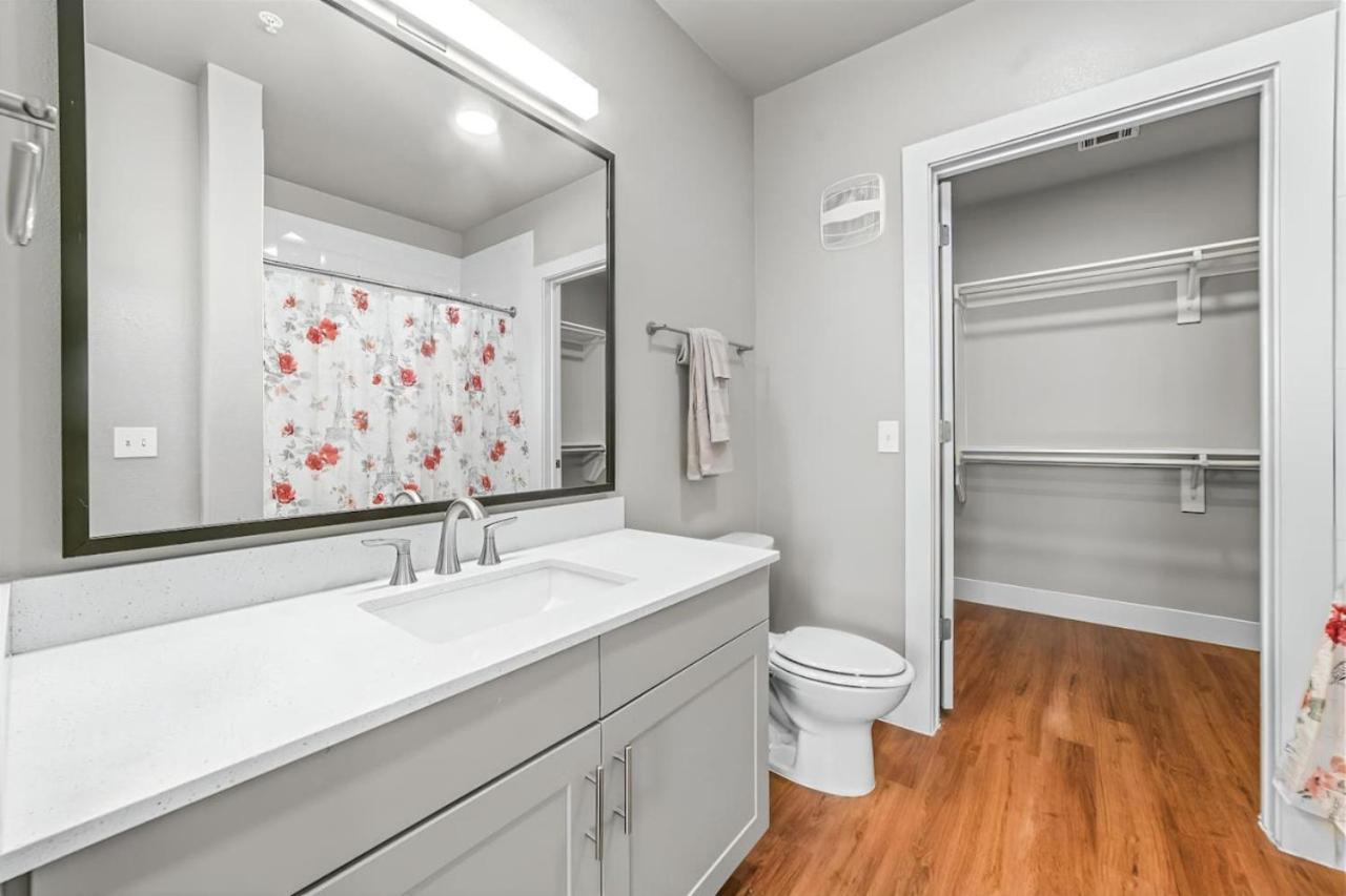 Charming 2bd 2ba With Beautiful Pool In Worth * Fort Worth