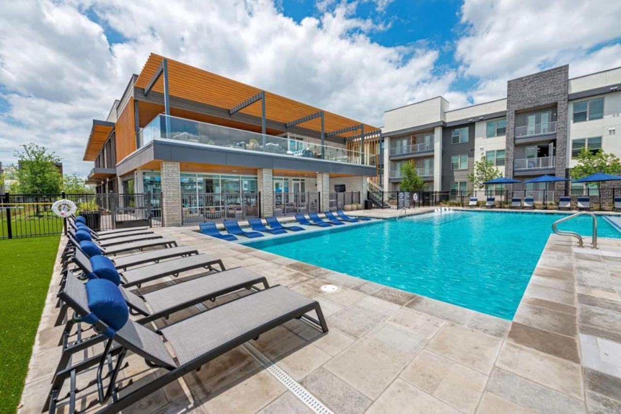 Apartment Charming 2bd 2ba With Beautiful Pool In Worth