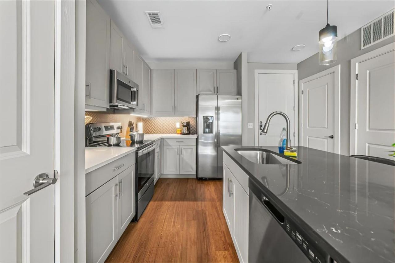 Charming 2bd 2ba With Beautiful Pool In Worth *