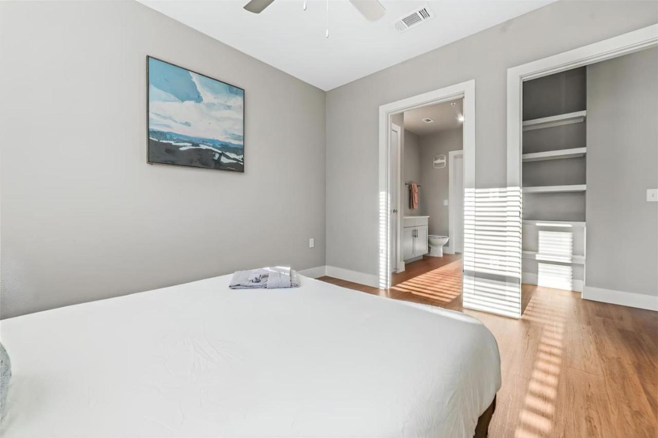 Apartment Charming 2bd 2ba With Beautiful Pool In Worth