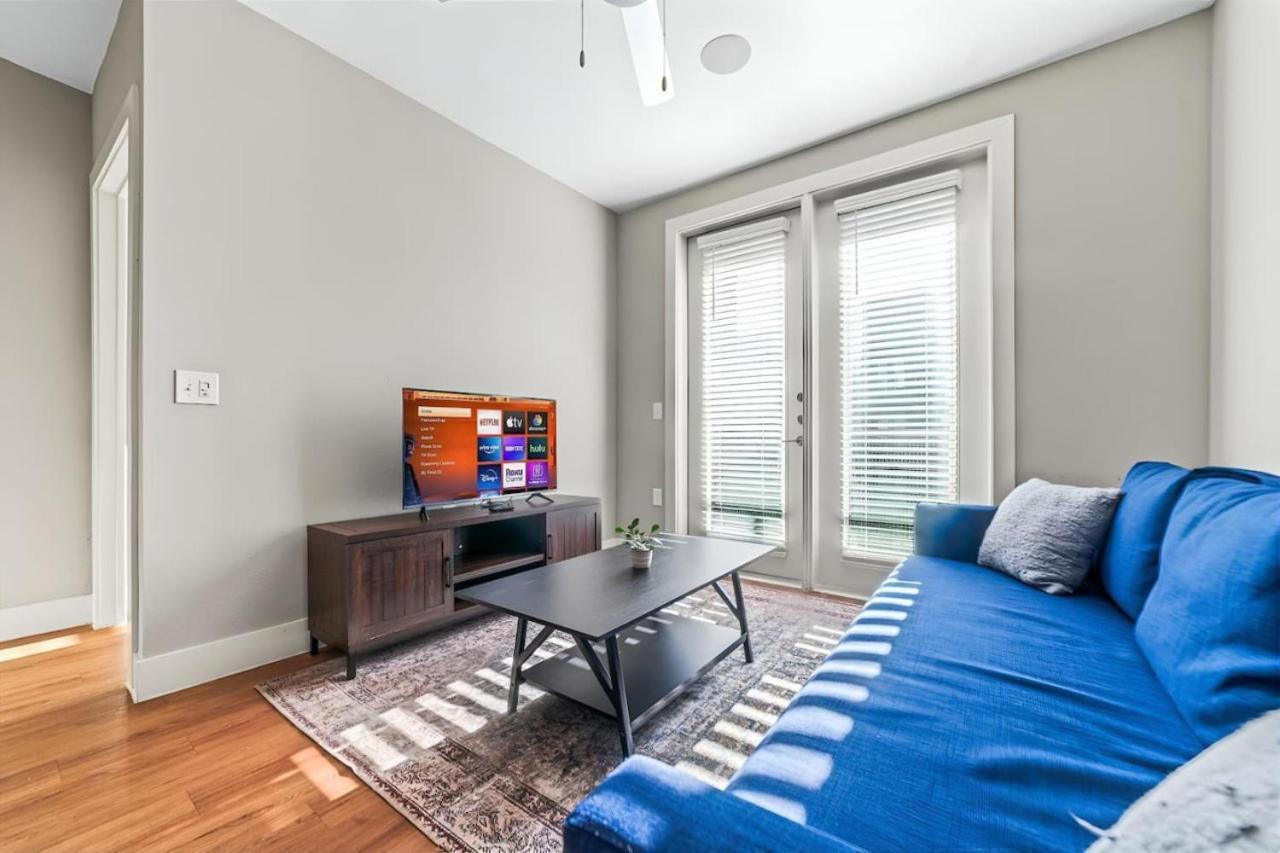 Charming 2bd 2ba With Beautiful Pool In Worth Apartment