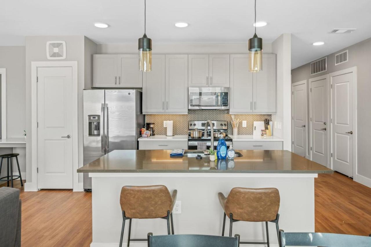 Apartment Charming 2bd 2ba With Beautiful Pool In *