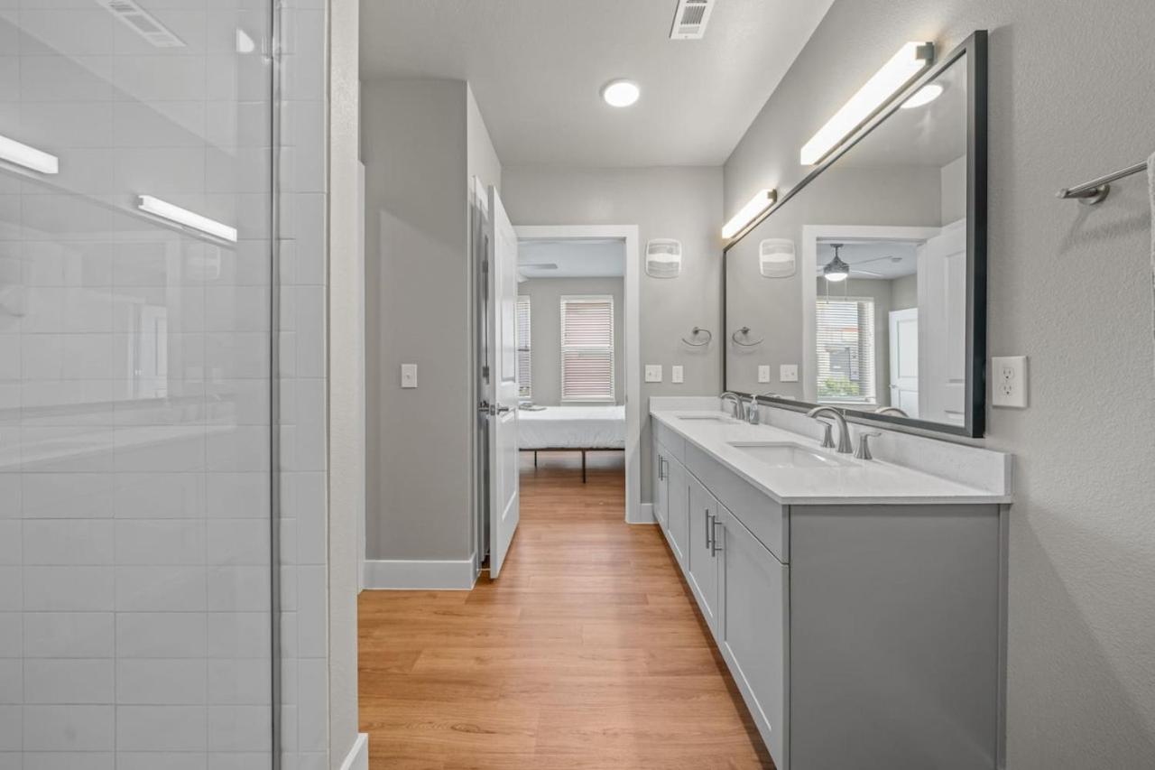 Charming 2bd 2ba With Beautiful Pool In Apartment