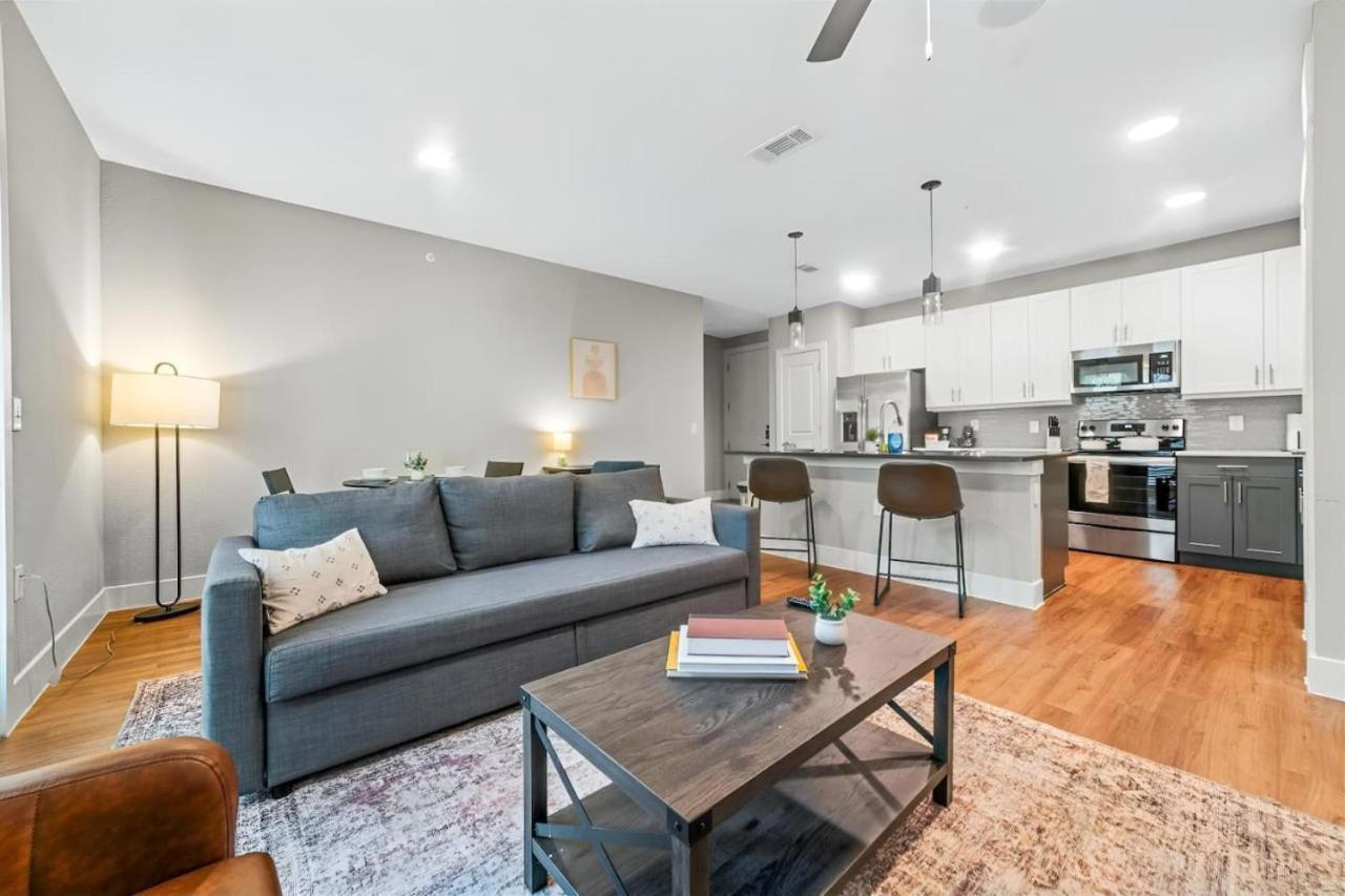 Apartment Charming 3bd 2ba With Beautiful Pool In Worth