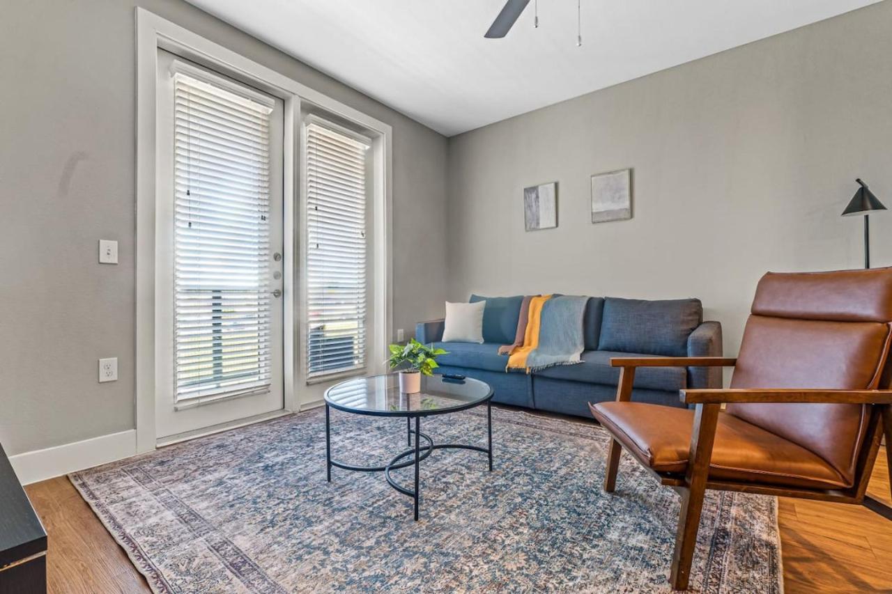 Apartment Serene 1bd 1ba Stunning Pool12310