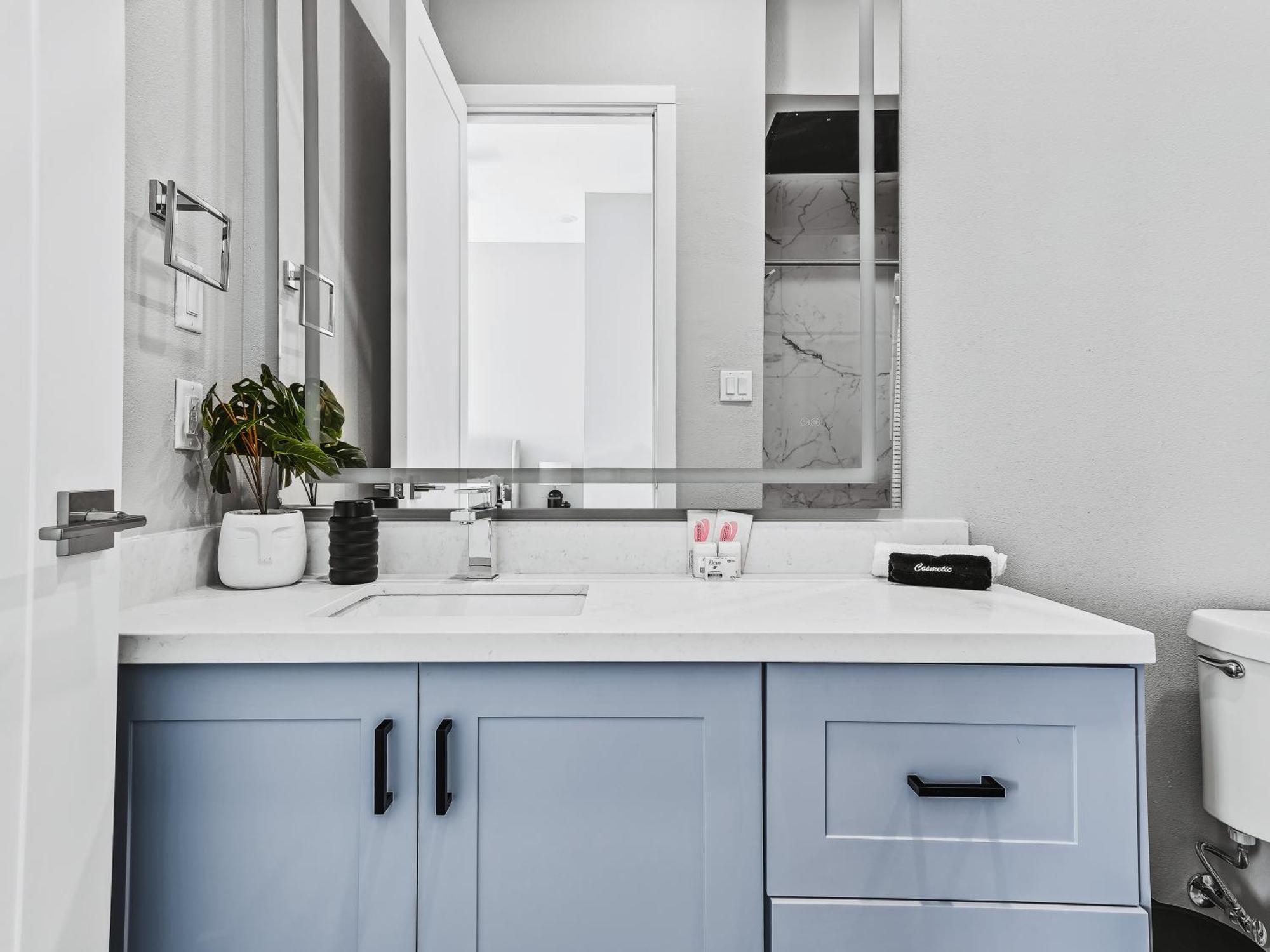 Flawless New Modern Magnolia Townhome Holiday home Fort Worth