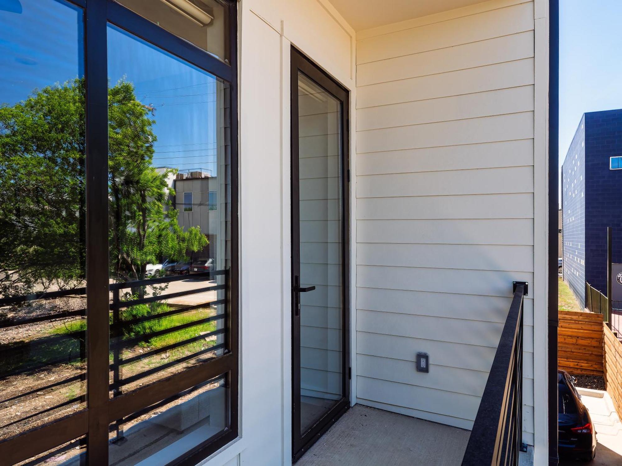 Flawless New Modern Magnolia Townhome Holiday home