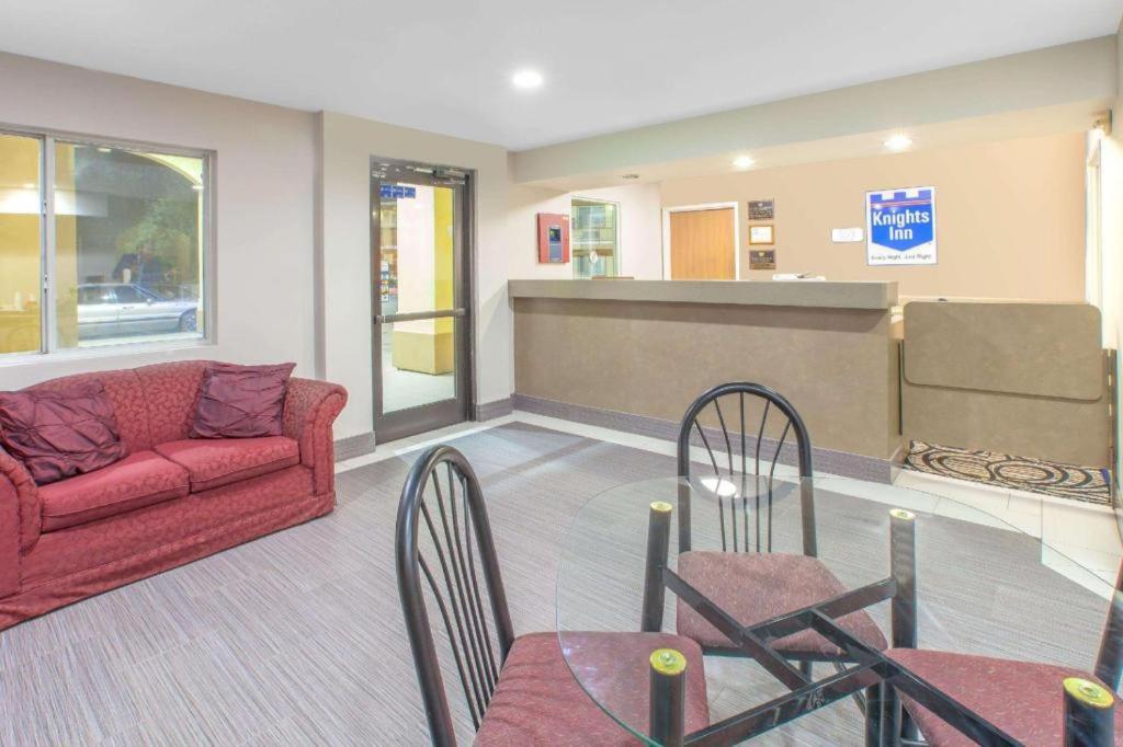 Motel Knights - Forest Hill, Tx *