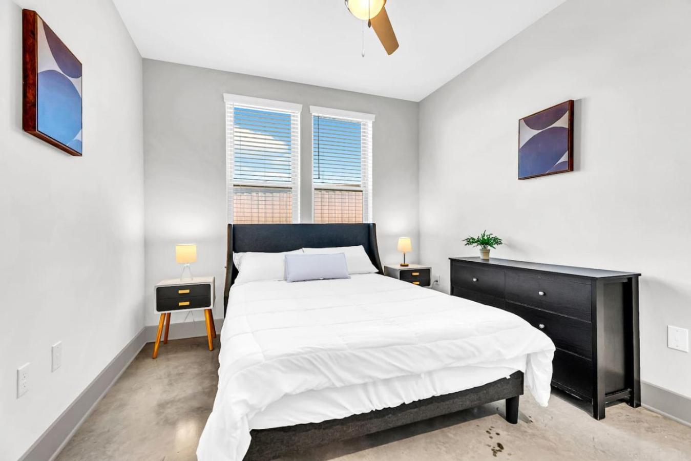Modern 2bd 2ba Flat Gym And Pool Heart Of Downtown * Fort Worth