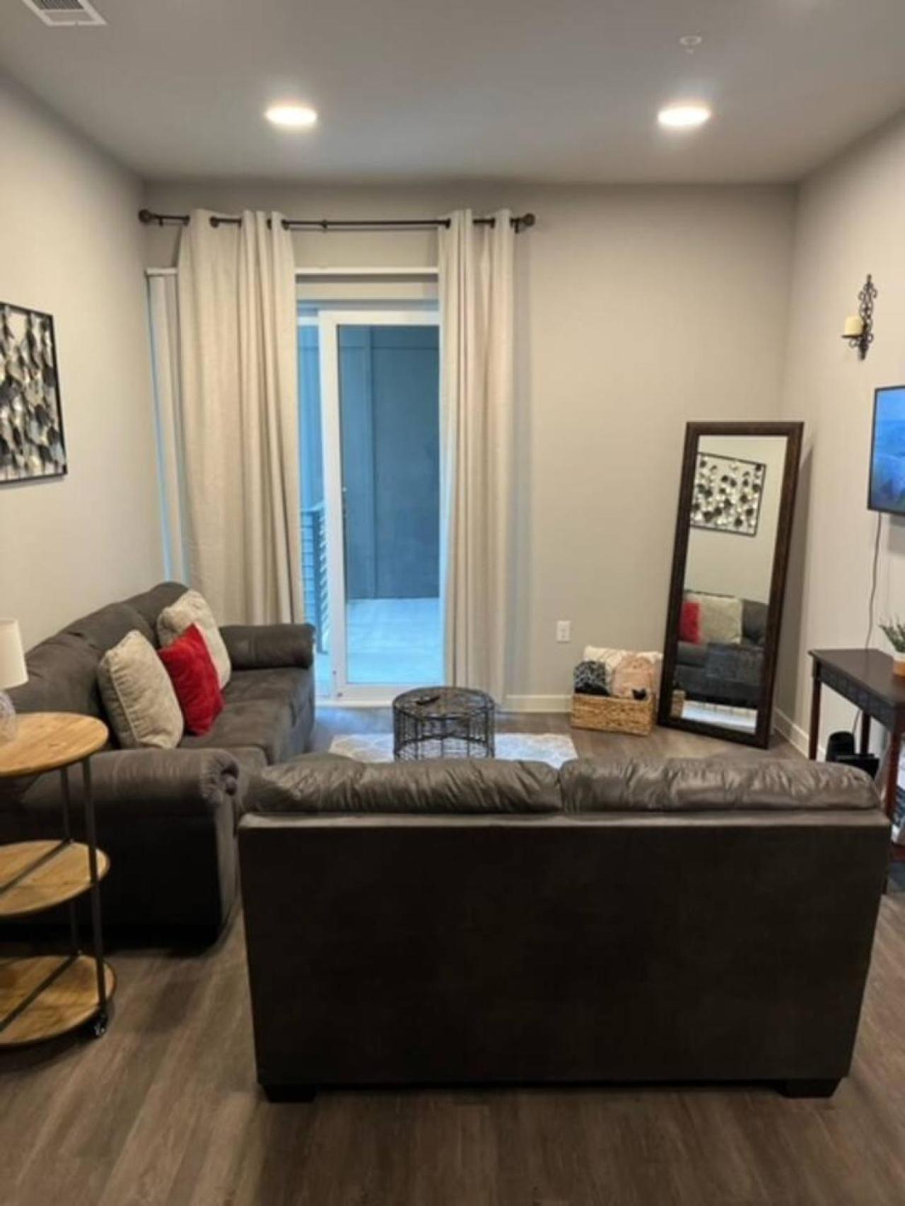 2x2 In Medical Center - The Magnolia Fort Worth
