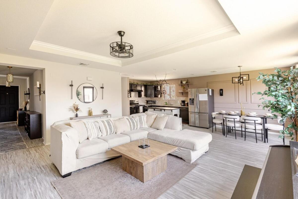 Holiday home Chic Spacious With Piano, Grill, Hammock, Backyard Bliss, Near Stables In Worth Fort Worth