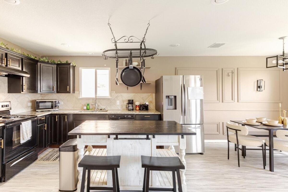 Chic Spacious With Piano, Grill, Hammock, Backyard Bliss, Near Stables In Worth *