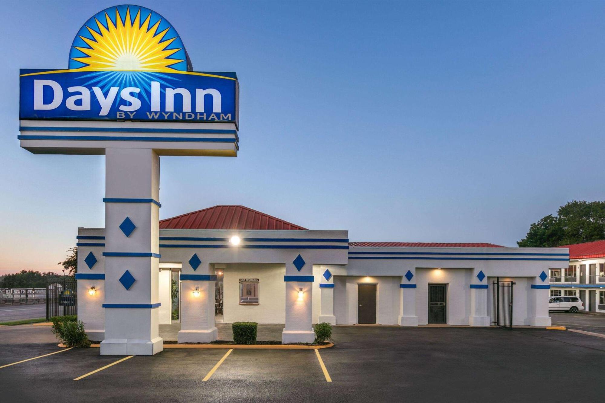 Days Inn By Wyndham South Fort Worth Fort Worth