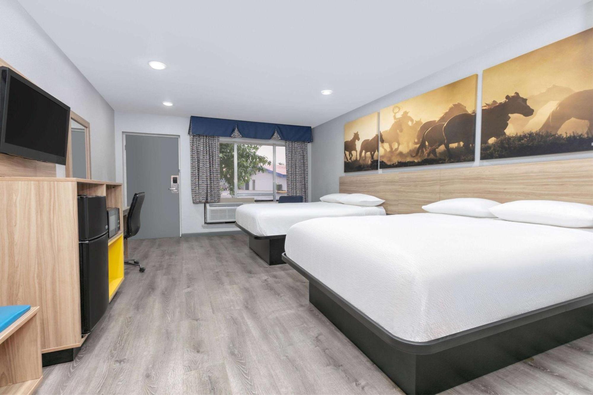 Hotel Days Inn By Wyndham South Fort Worth 2*