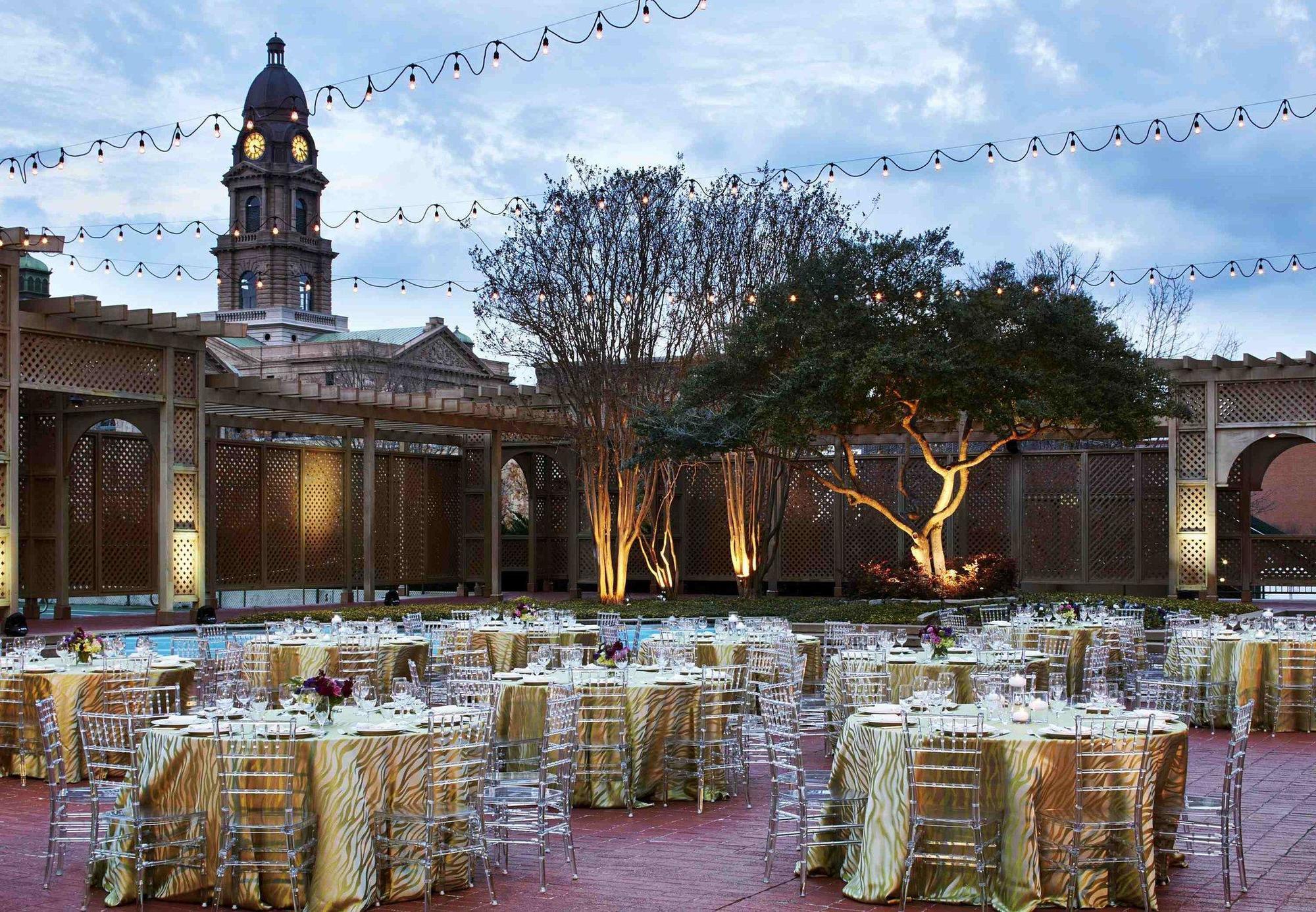 Hotel The Worthington Renaissance Worth 4*