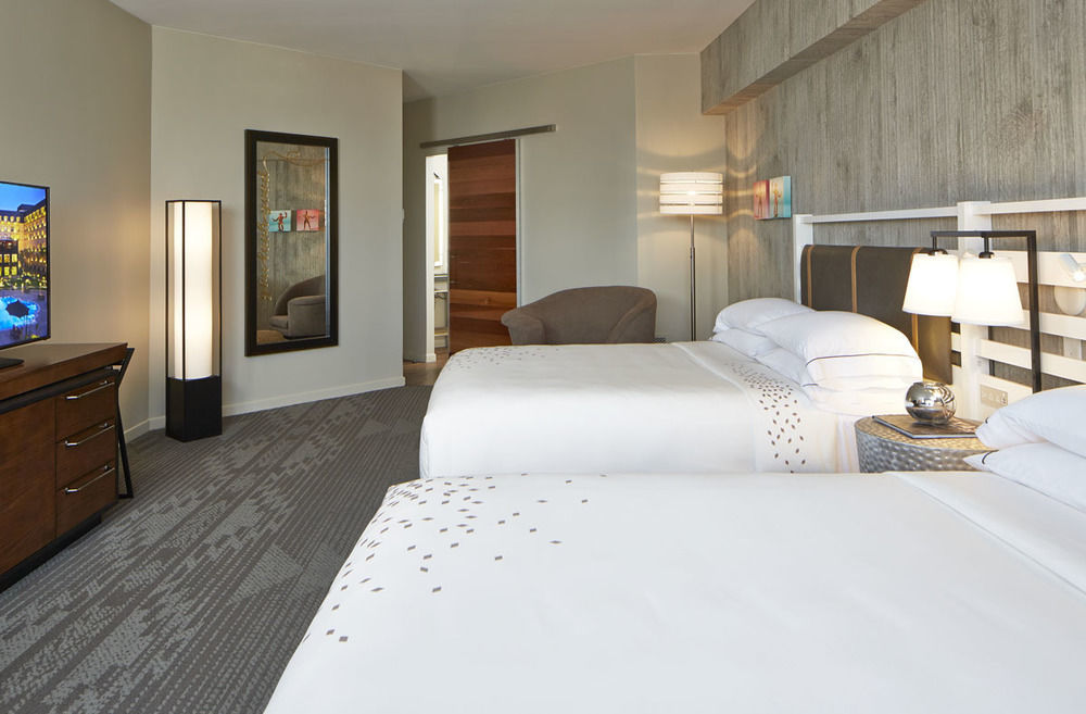 The Worthington Renaissance Worth Hotel 4*