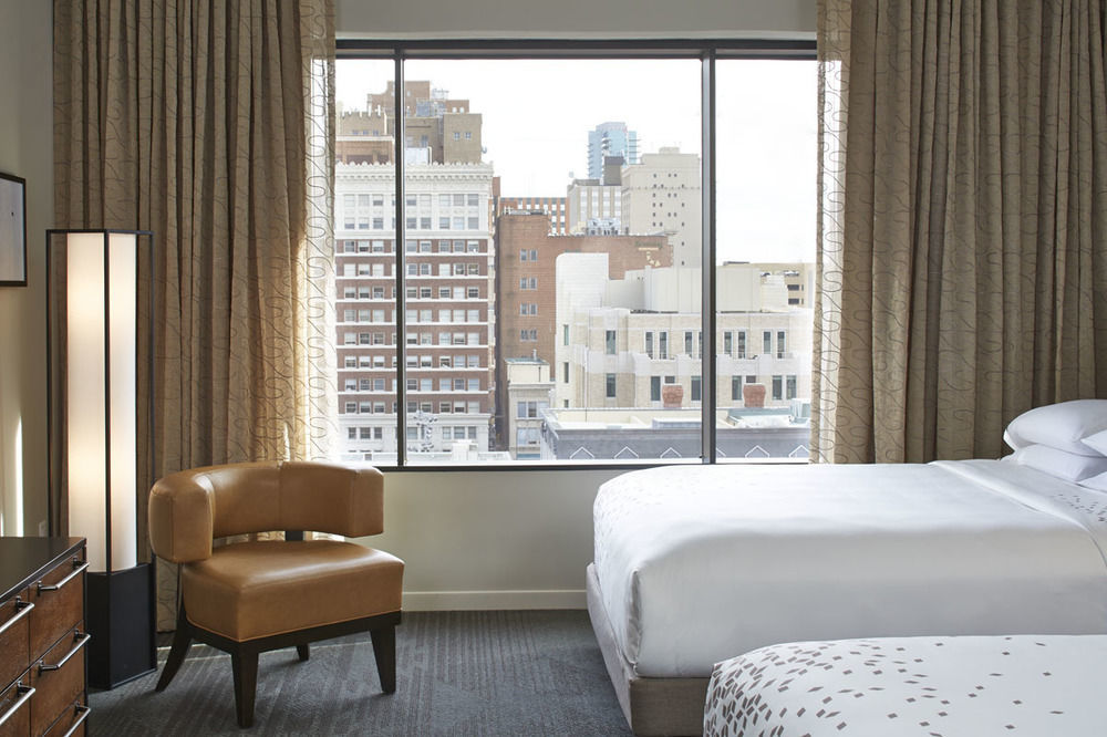 Hotel The Worthington Renaissance Worth 4*