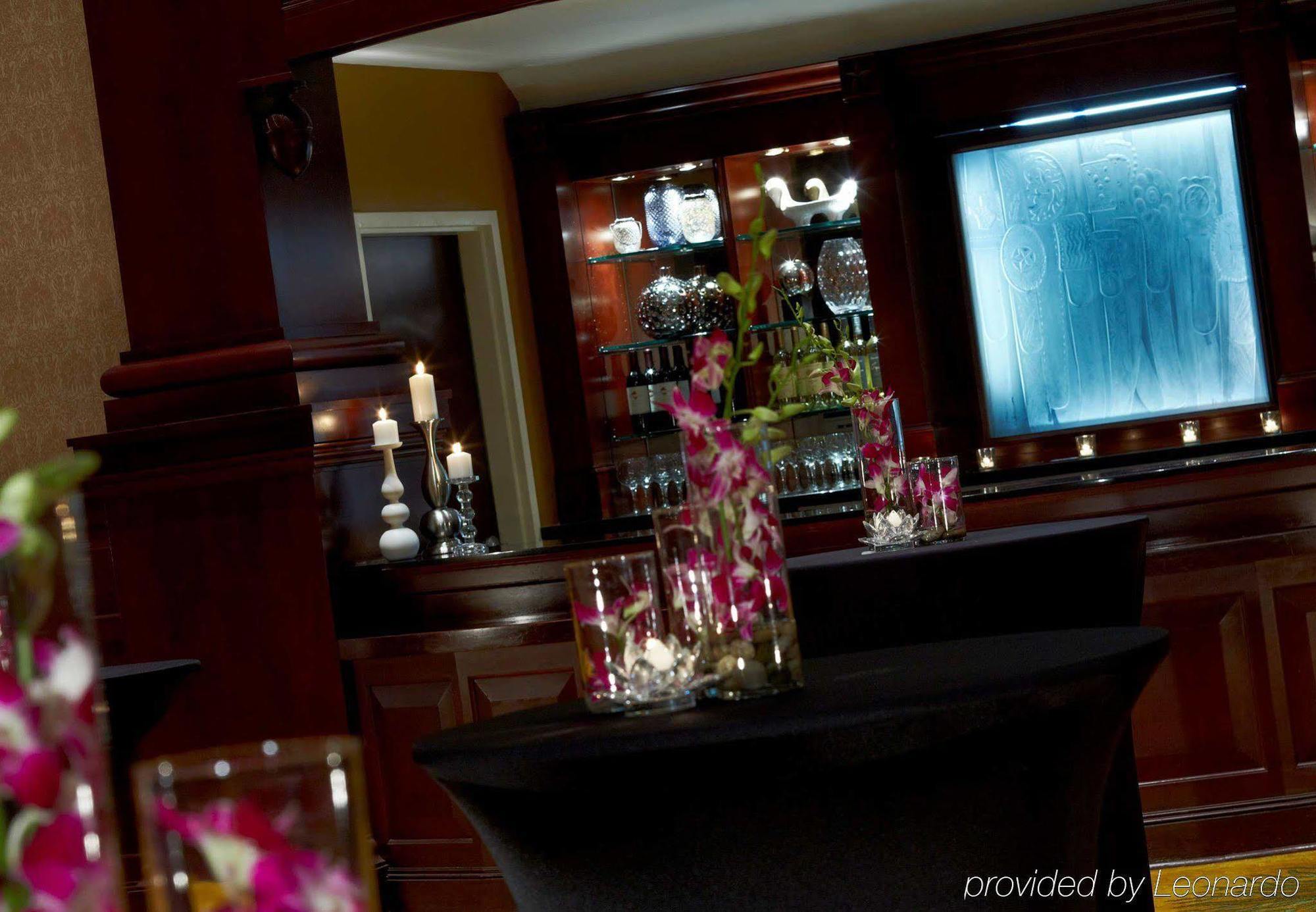 Hotel The Worthington Renaissance Worth 4*