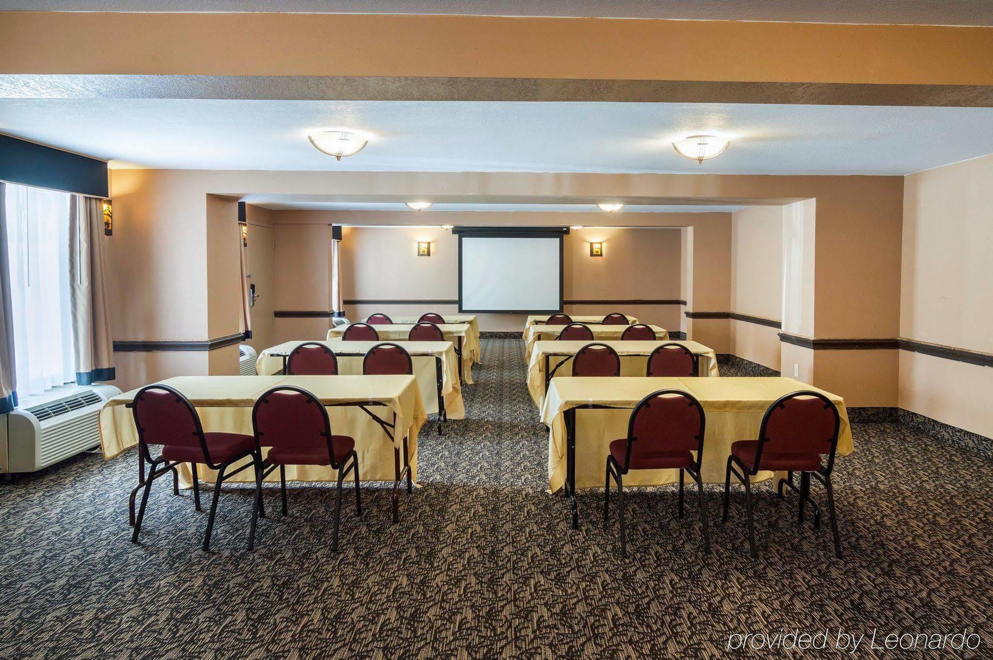 Quality West Worth Inn 2*