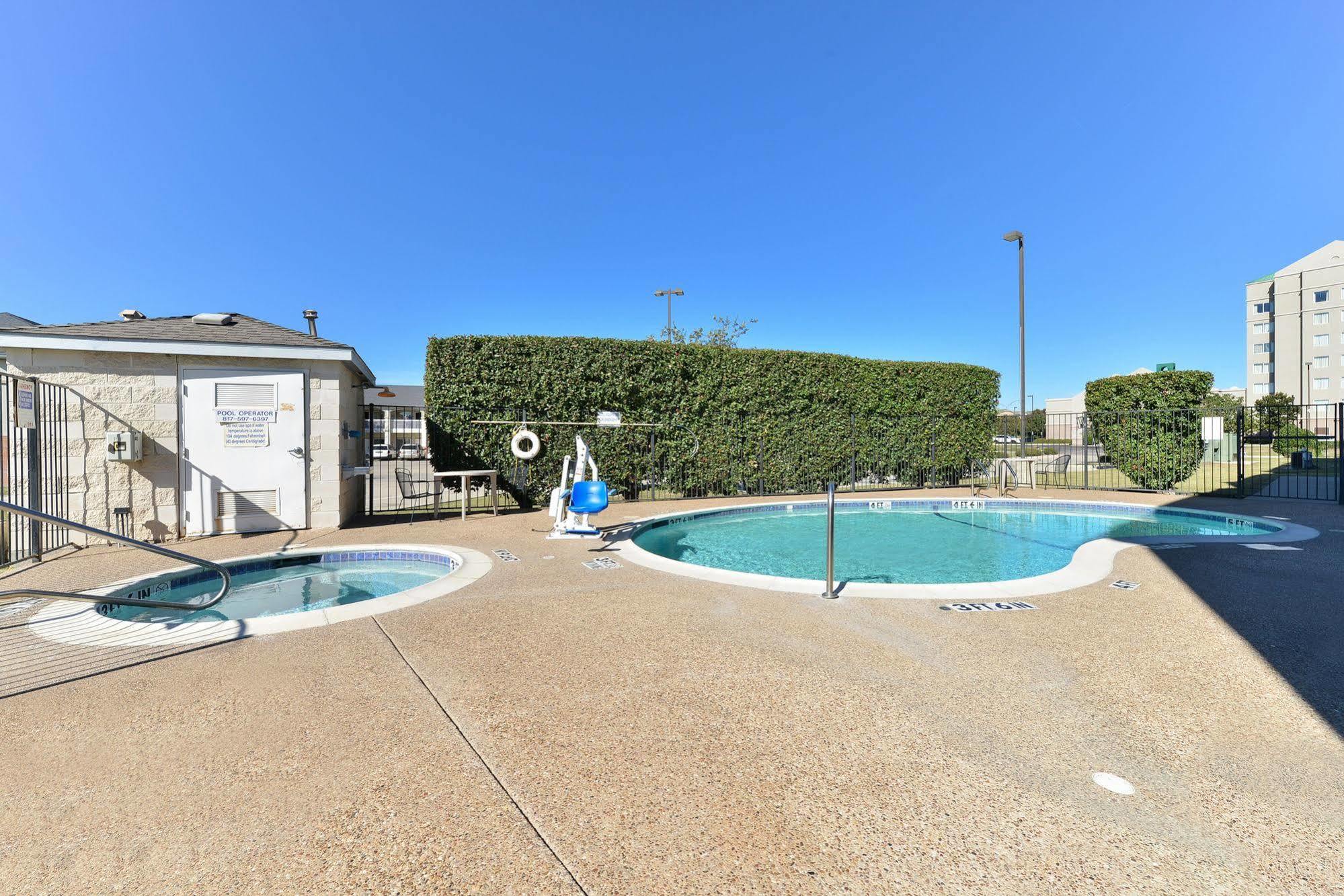 Microtel & By Wyndham Ft. Worth North/at Fossil Hotel