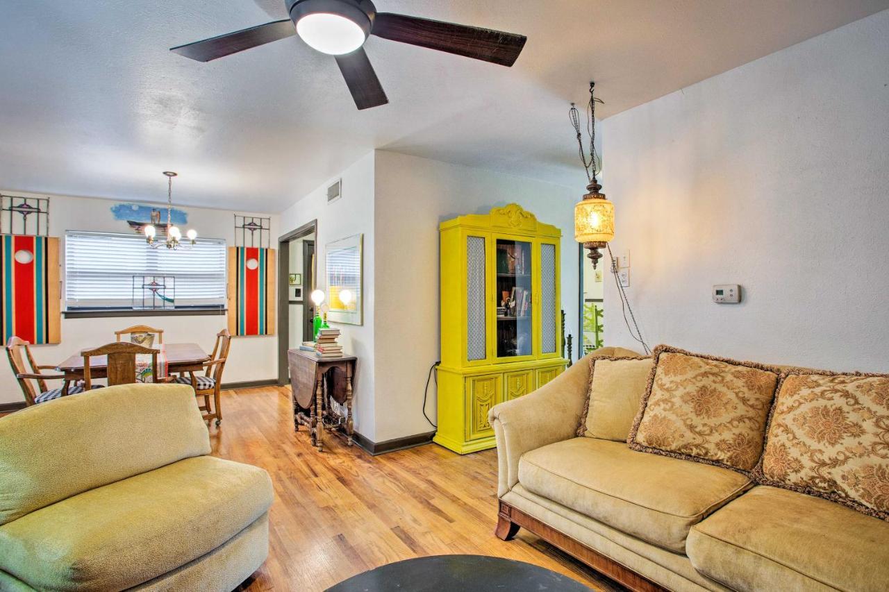 Worth River District Yard, Pets Welcome *