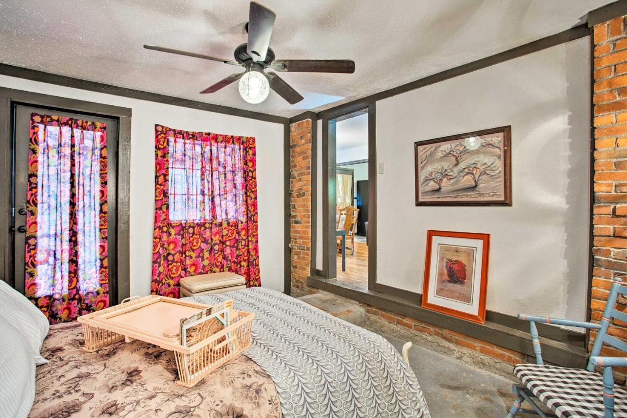 Worth River District Yard, Pets Welcome