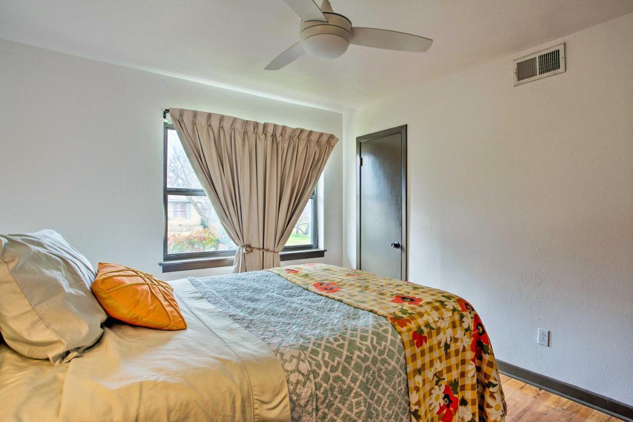 Worth River District Yard, Pets Welcome