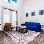 Elegant 2 Bd2 Ba Retreat Ideal For Comfort Style