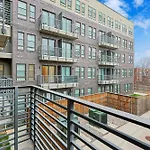 Chic 1Bd Loft Near Sundance Square With Pool & Gym