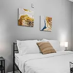 Upscale Living 2Br, 2Ba Pool