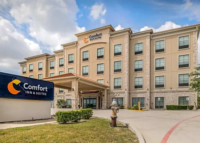 Comfort Inn & Suites Fort Worth - Fossil Creek