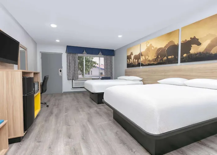 Days Inn By Wyndham South Fort Worth