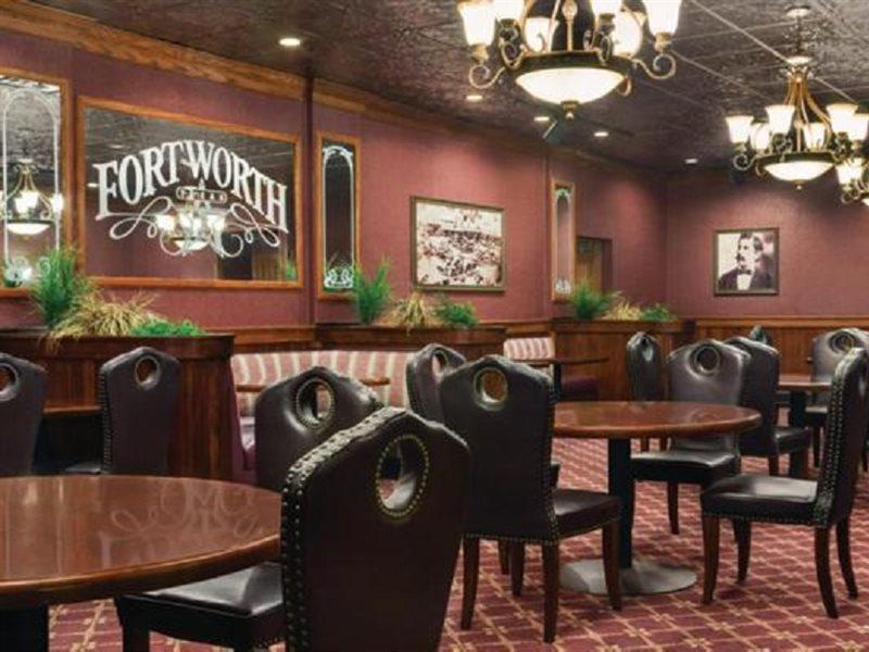 Radisson Worth North-fossil Creek Hotel 3*