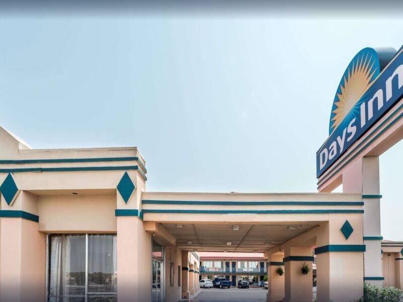 Days Inn By Wyndham South Fort Worth Hotel
