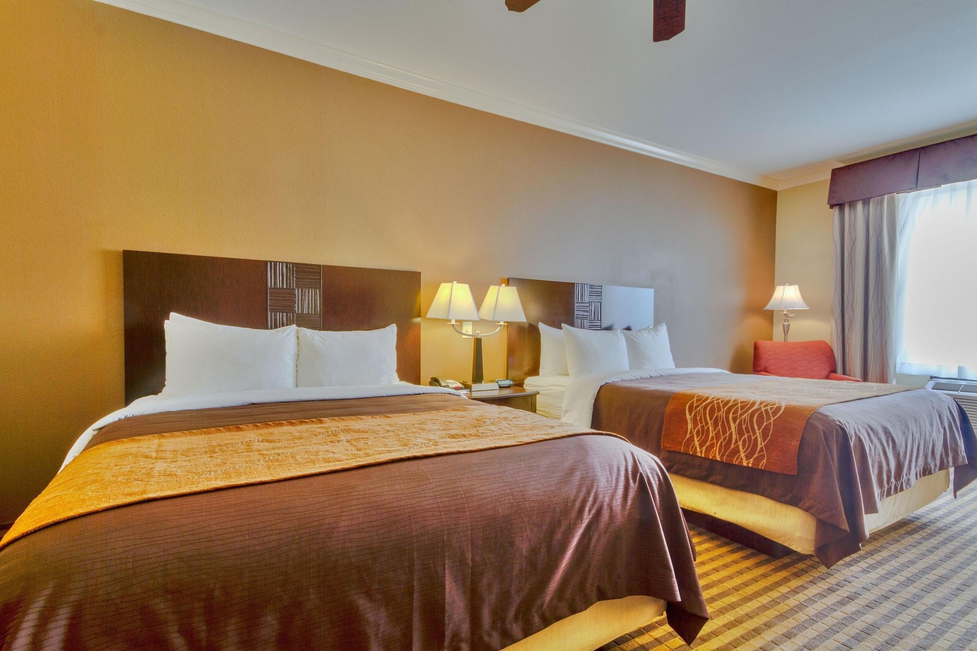 Comfort & Worth - Fossil Creek 3*